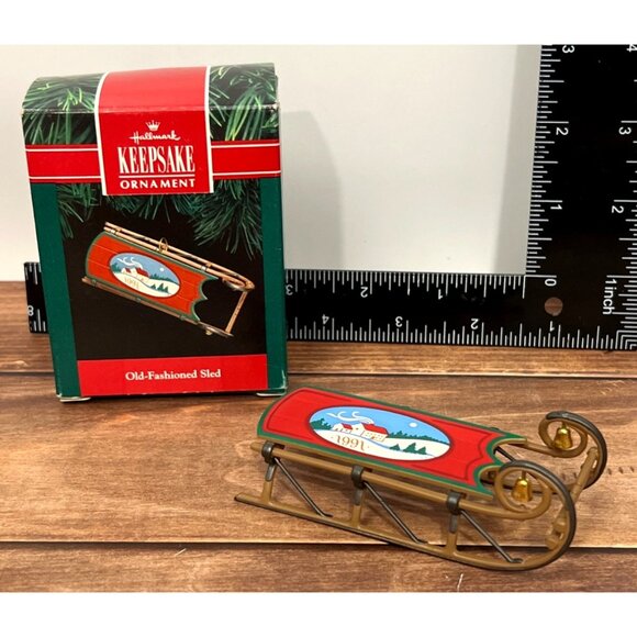 1991 HALLMARK KEEPSAKE ORNAMENT QX431-7 OLD-FASHIONED SLED - Picture 4 of 7